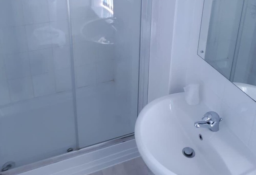 스탠다드 트리플 룸, Mount Stuart