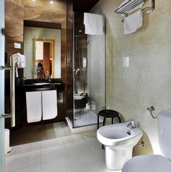 غرفة قياسية, Navarro