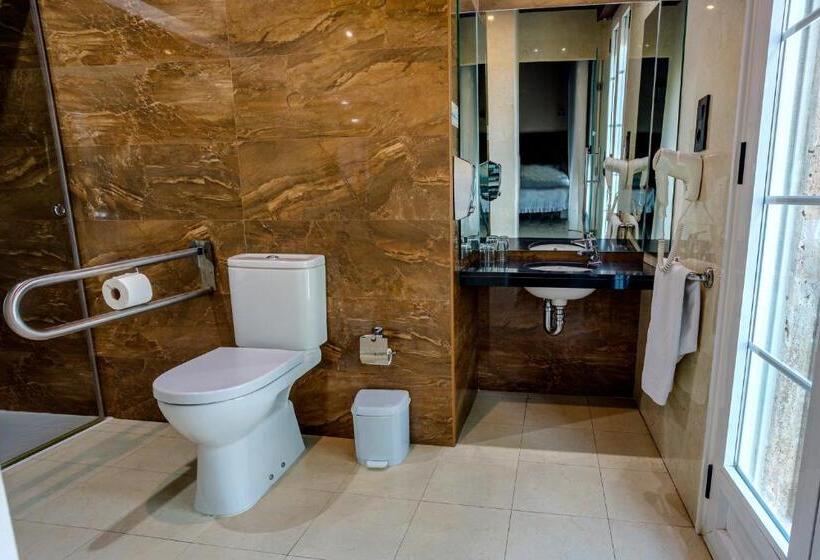 غرفة قياسية, Navarro