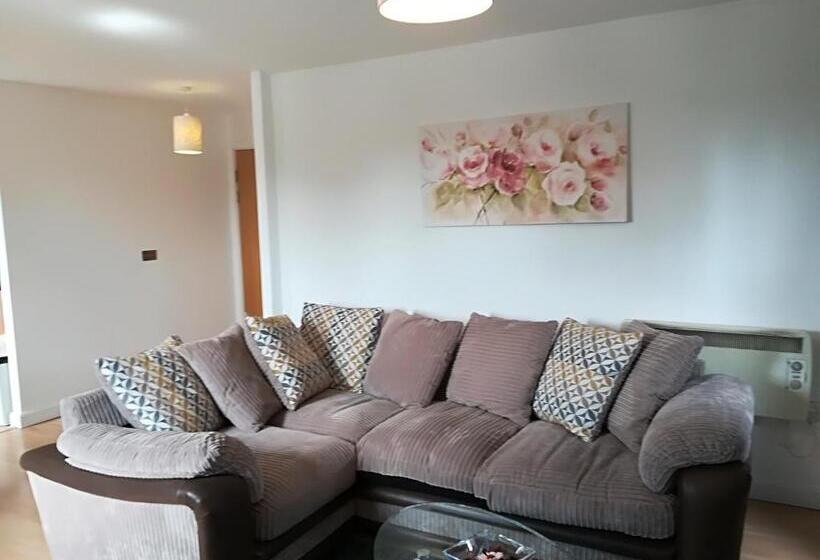 شقة غرفتين, Quality City Leicester