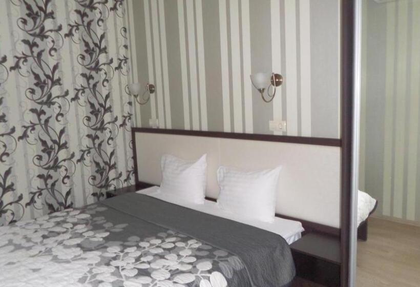 غرفة قياسية, Royal