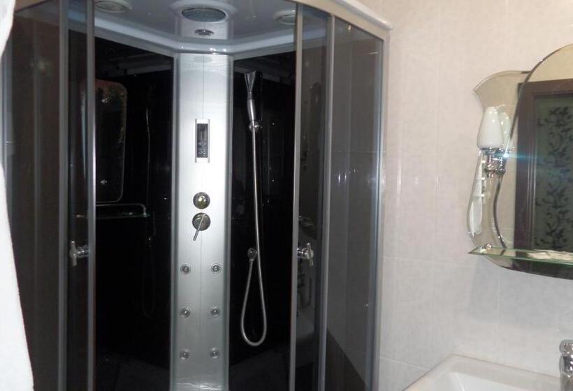 غرفة قياسية, Royal