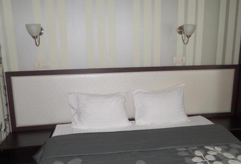 غرفة قياسية, Royal