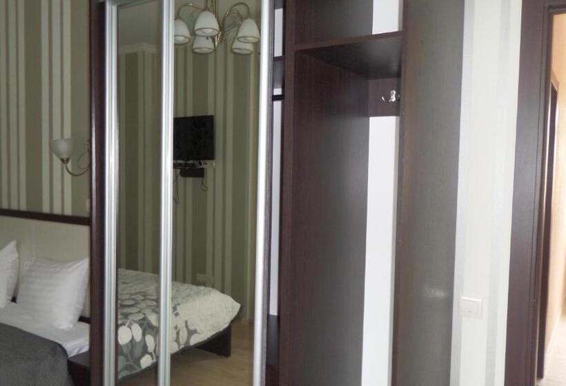 غرفة قياسية, Royal