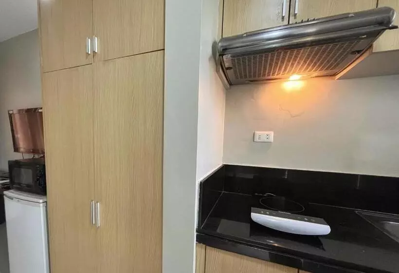 スーペリアールーム, Rumi Apartelle
