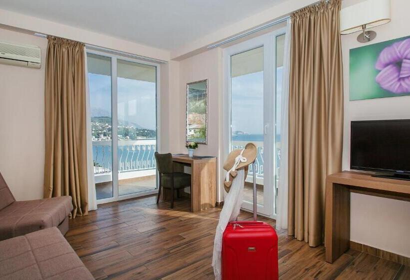 سوییت با چشمانداز دریا, Sato Conference & Spa Resort