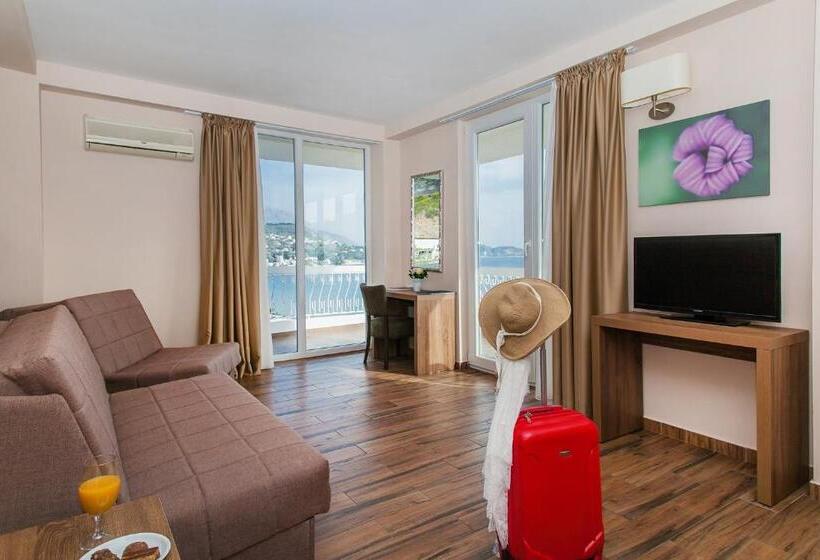 سوییت با چشمانداز دریا, Sato Conference & Spa Resort