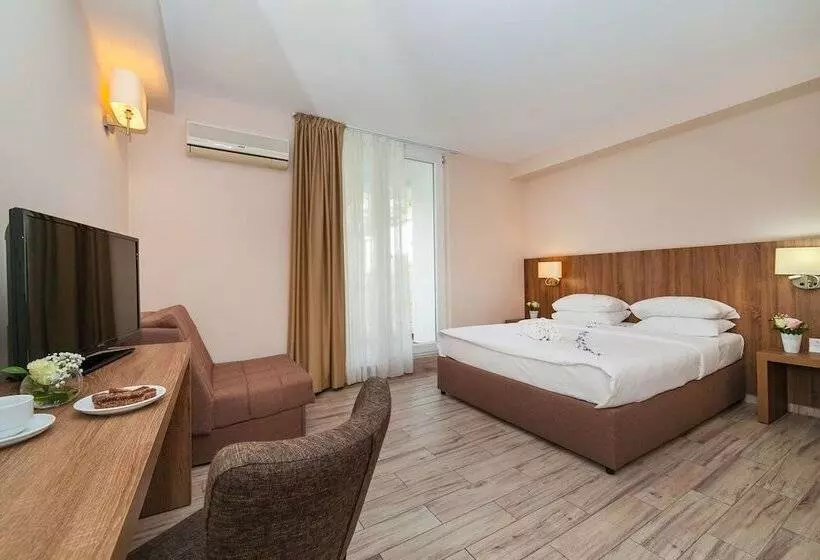 اتاق سوپریور با چشم‌انداز کوهستان, Sato Conference & Spa Resort
