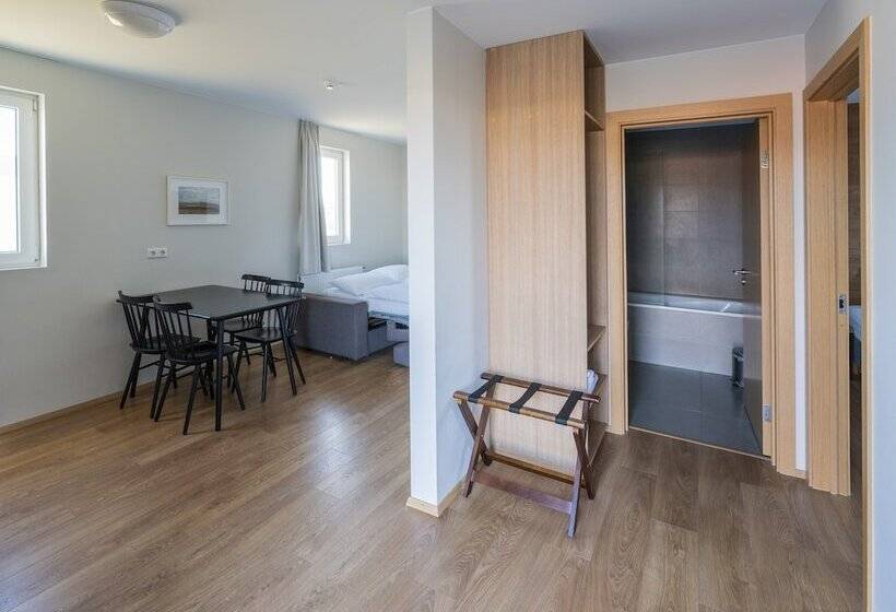 آپارتمان 2 خوابه, Stracta