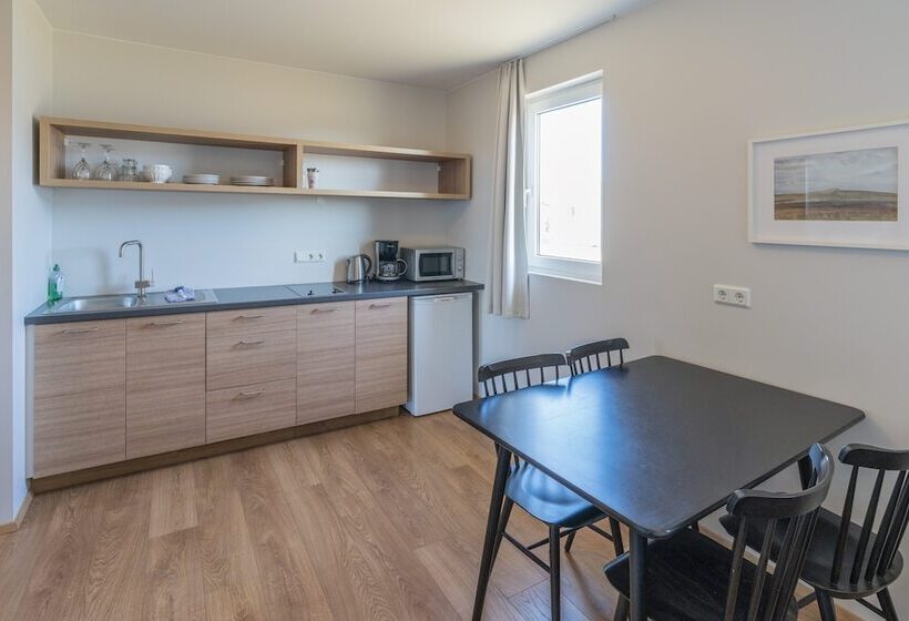 آپارتمان 2 خوابه, Stracta