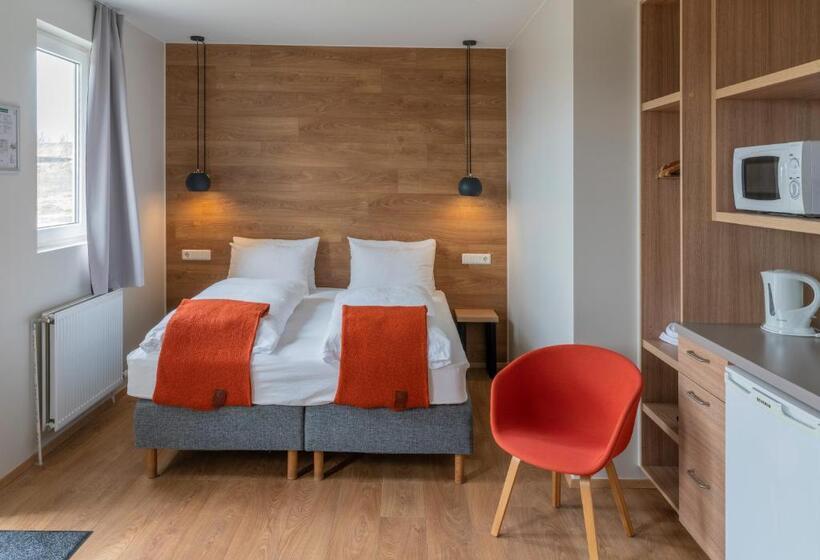 استودیوی استاندارد, Stracta