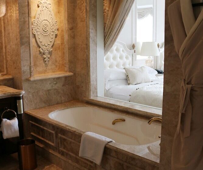 غرفة قياسية مطلّة علي البحر, The Castle Hotel, A Luxury Collection Hotel, Dalian