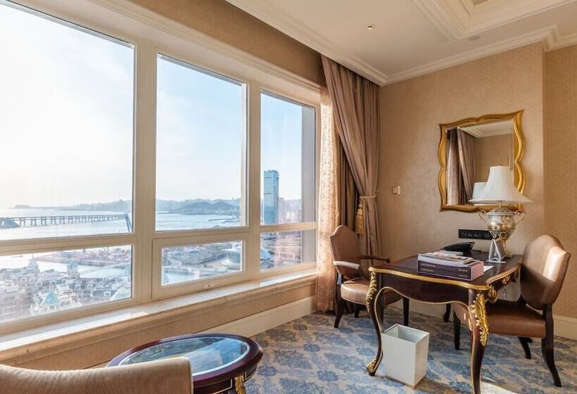 Номер Deluxe Вид на Море, The Castle Hotel, A Luxury Collection Hotel, Dalian