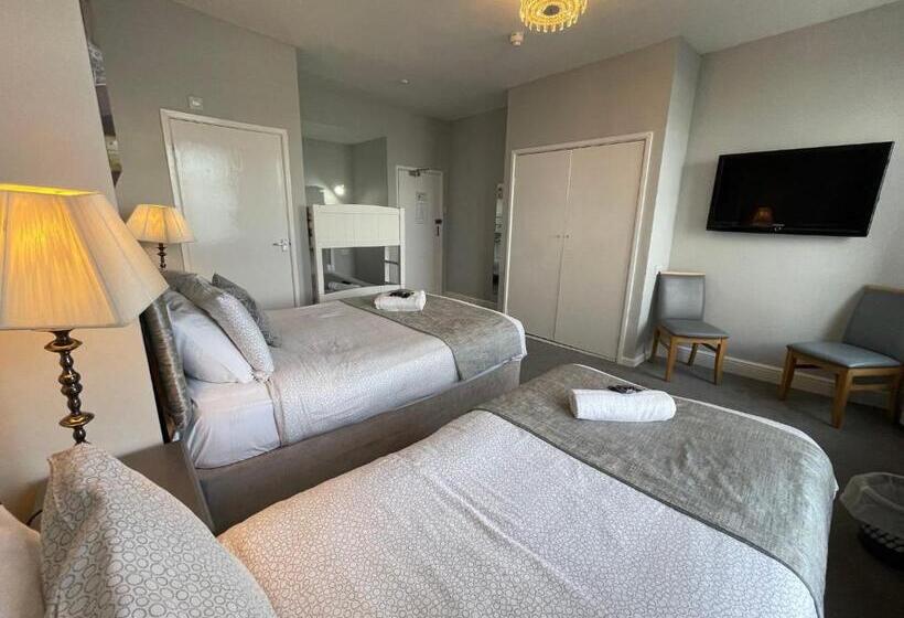 Семейный Номер Вид на Море, The Jubilee Hotel East  With Spa Facilities