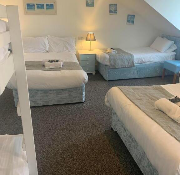 Семейный Номер, The Jubilee Hotel East With Spa Facilities