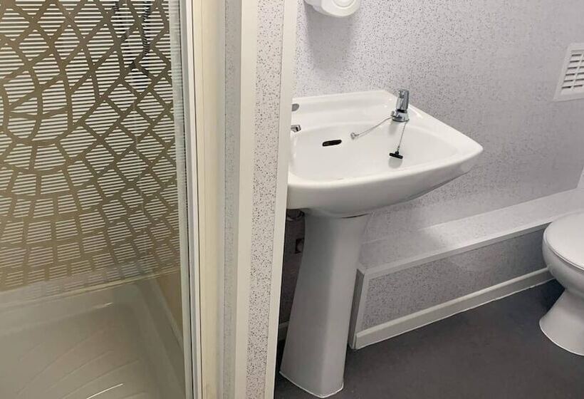 Семейный Номер, The Jubilee Hotel East With Spa Facilities