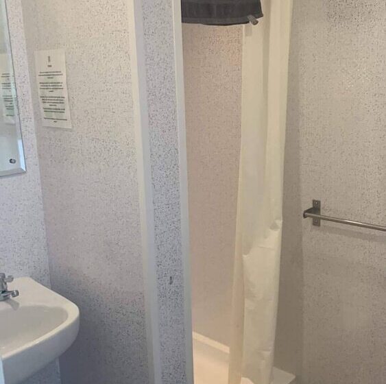 Семейный Номер, The Jubilee Hotel East With Spa Facilities