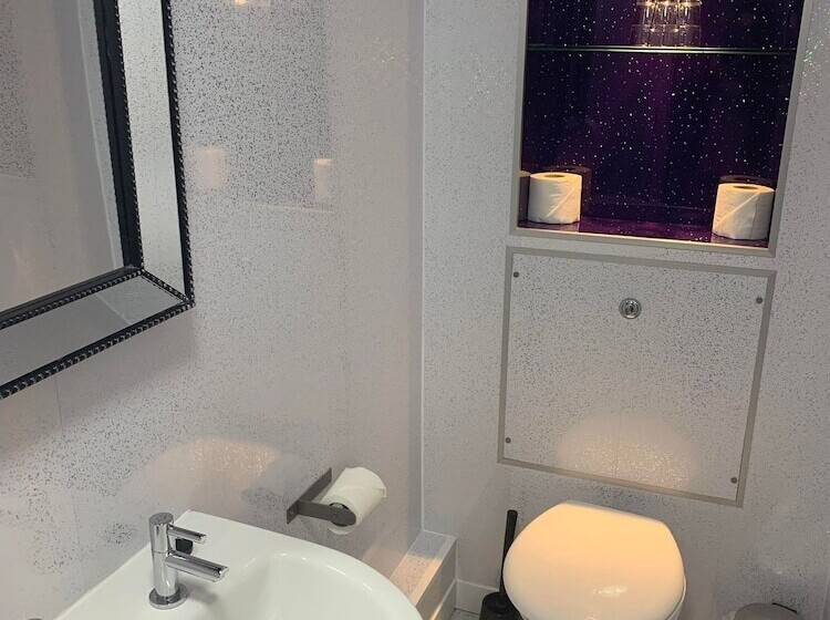 חדר משפחתי, The Jubilee Hotel East  With Spa Facilities
