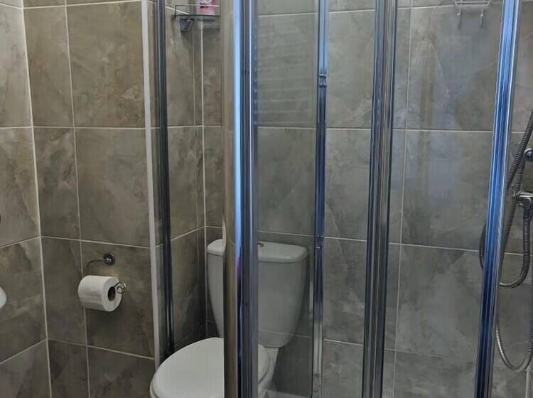 اتاق استاندارد, The Sycamore Guest House