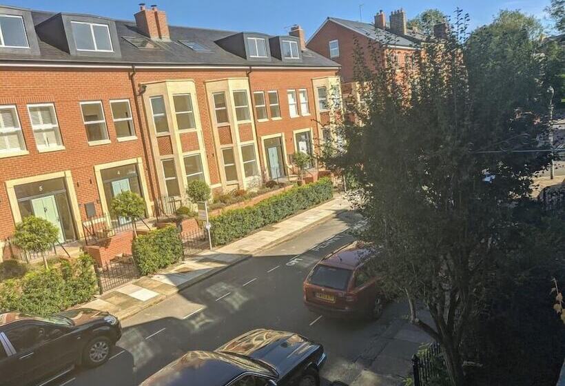 اتاق کلاسیک, The Sycamore Guest House