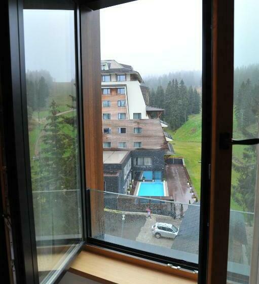 استودیوی استاندارد, Family Apart Woodside