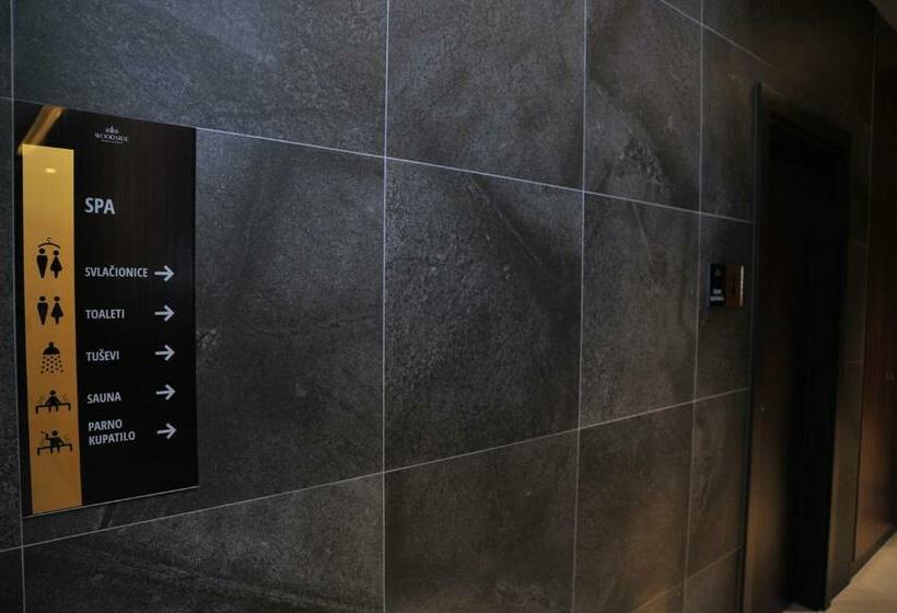 استودیوی استاندارد, Family Apart Woodside