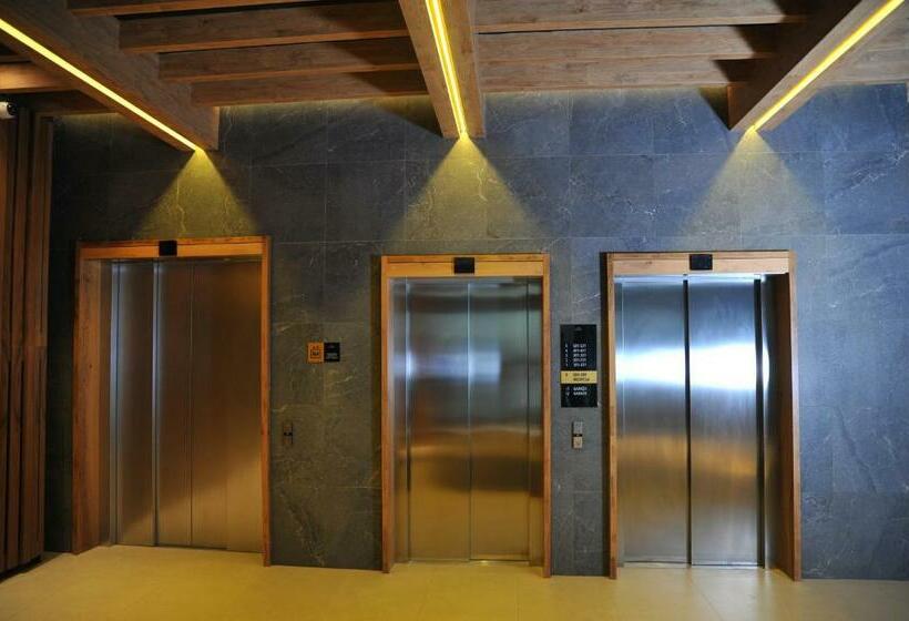 آپارتمان دوبلکس 1 خوابه, Family Apart Woodside