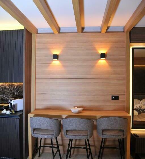 استودیو خانوادگی, Family Apart Woodside