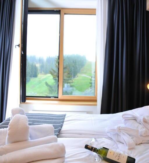 استودیوی استاندارد, Family Apart Woodside