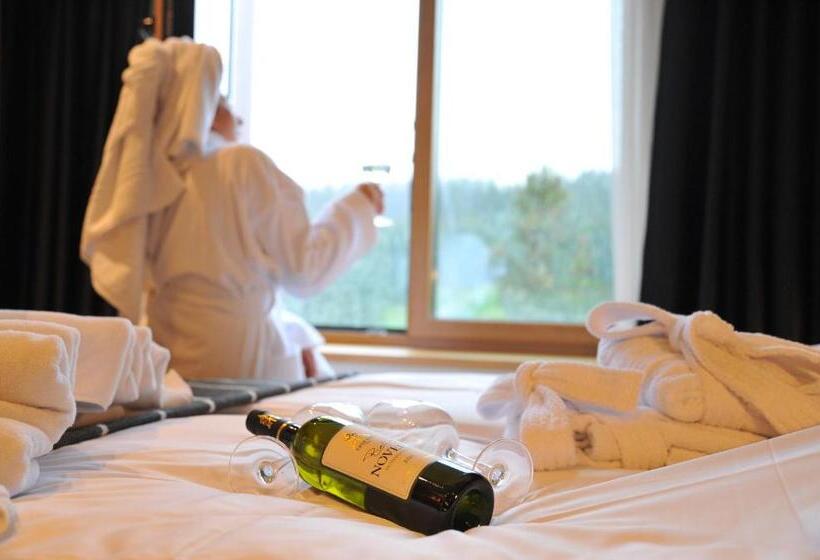 استودیوی استاندارد, Family Apart Woodside