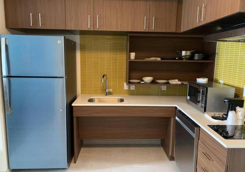 장애인을 위한 스위트, Mainstay Suites North  Central York