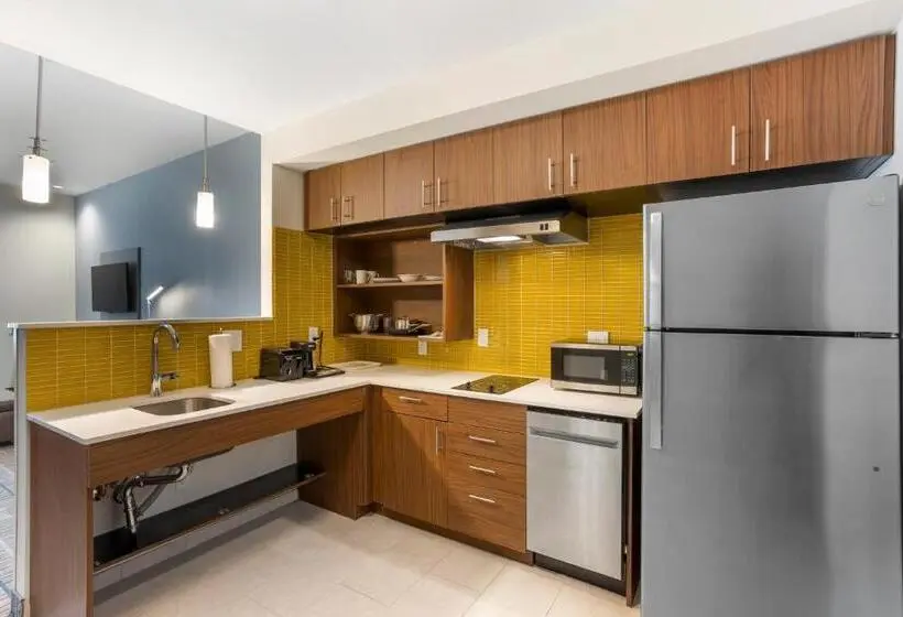 Sviitti Liikuntarajoitteisille, Mainstay Suites North  Central York