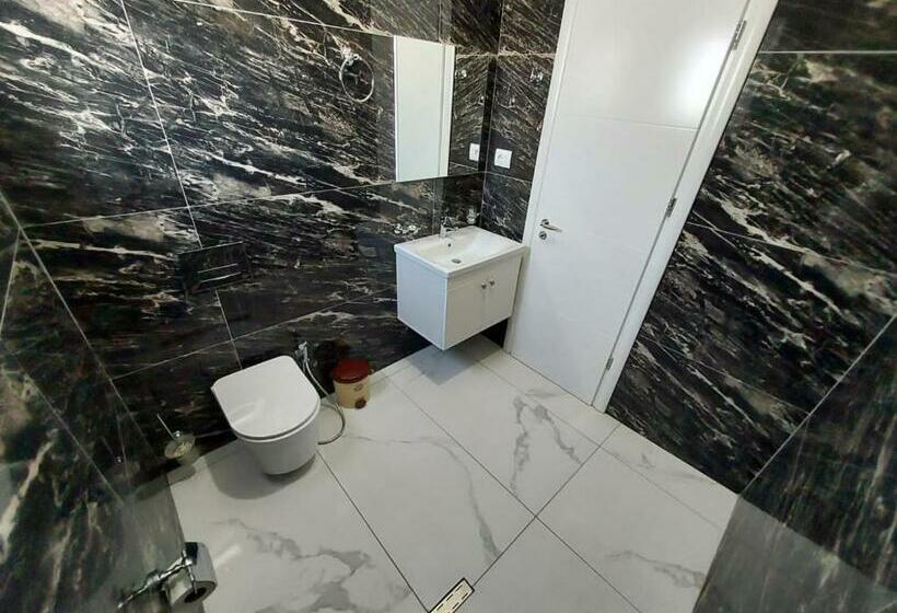 带阳台的三人标准间, Seadel