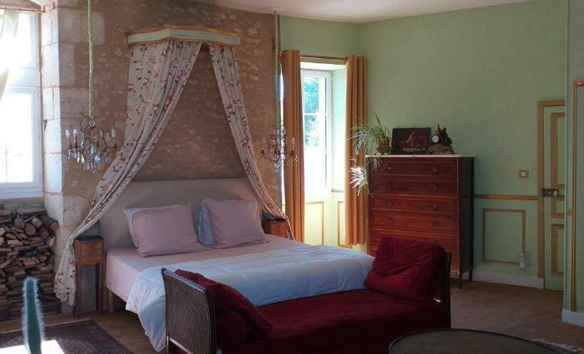 Номер Стандарт, Chambre Louis Xvi Au Château De Champagne Mouton