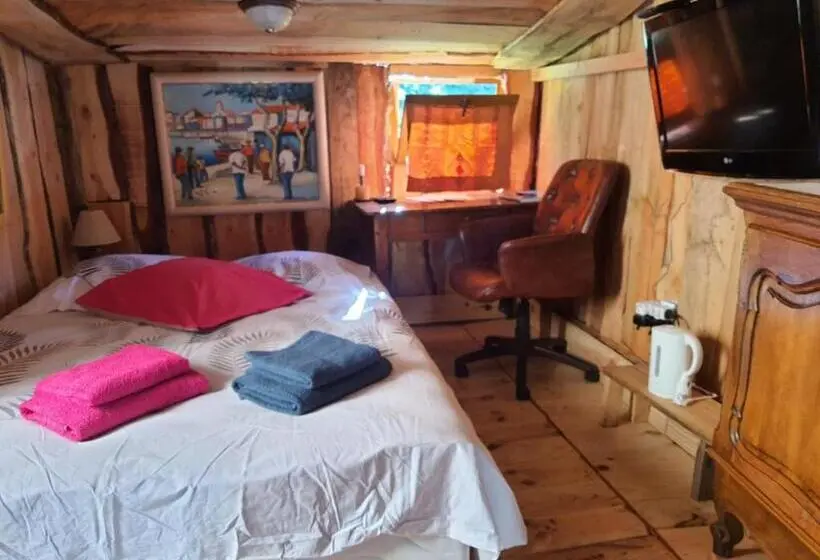 スタンダードルーム, La Cabane, Petite Chambre Agréable Chez L Habitant, Maison Toute En Bois