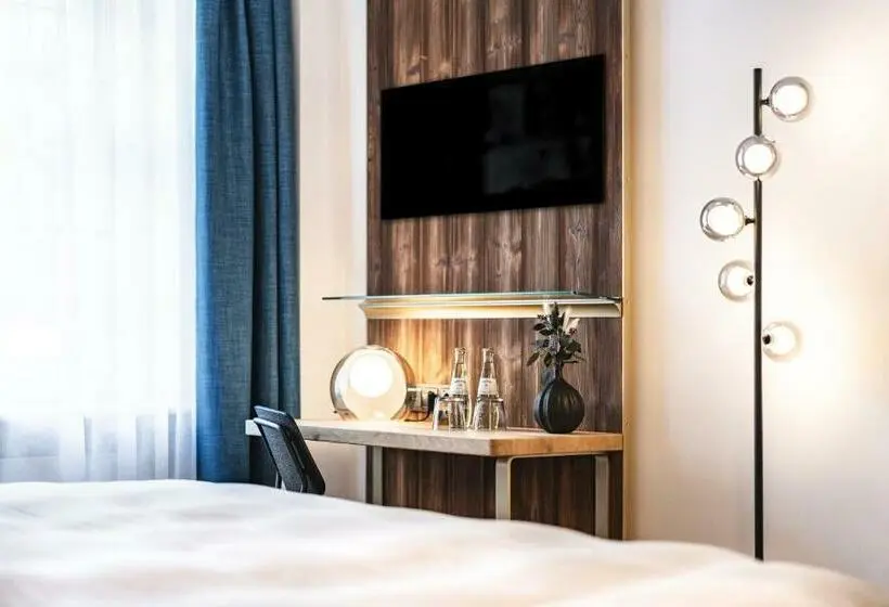 Standard Room, Blauer Bock