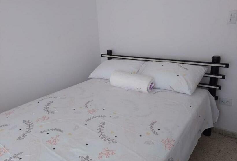 اتاق استاندارد با سرویس بهداشتی مشترک, Mom S House Floralia