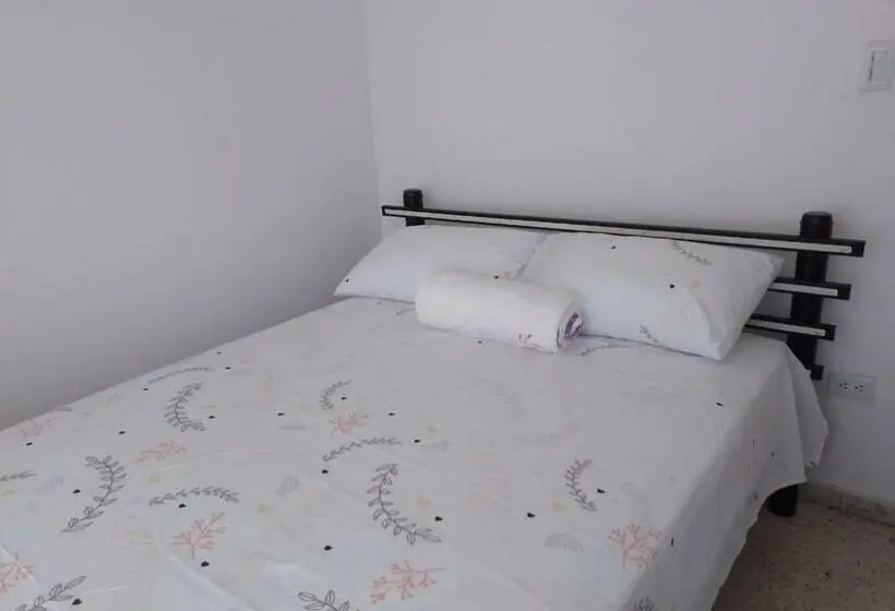 اتاق استاندارد با سرویس بهداشتی مشترک, Mom S House Floralia