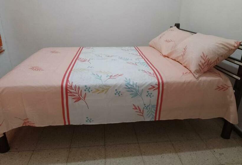 اتاق استاندارد با سرویس بهداشتی مشترک, Mom S House Floralia