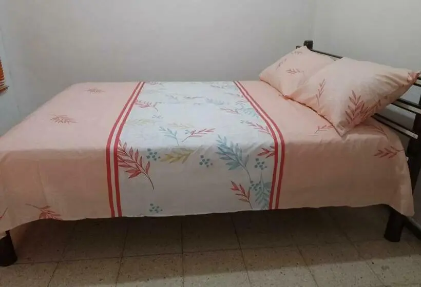 اتاق استاندارد با سرویس بهداشتی مشترک, Mom S House Floralia