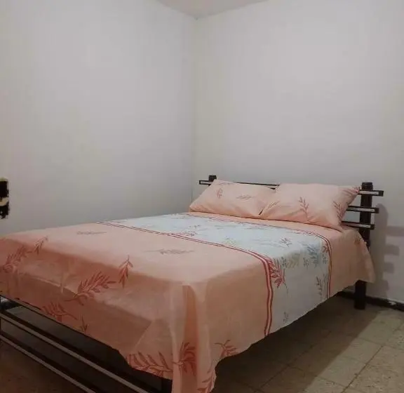 اتاق استاندارد با سرویس بهداشتی مشترک, Mom S House Floralia