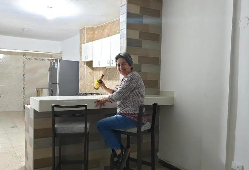 اتاق خانوادگی, Mom S House Floralia