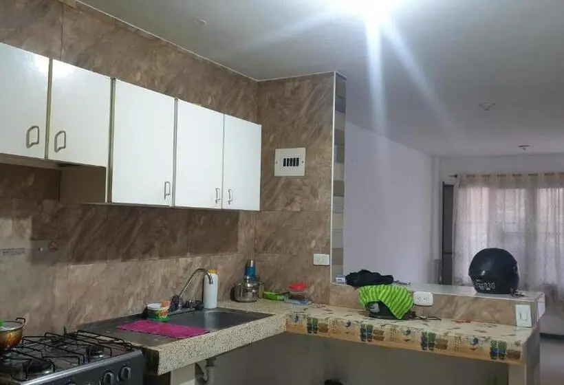 اتاق خانوادگی, Mom S House Floralia