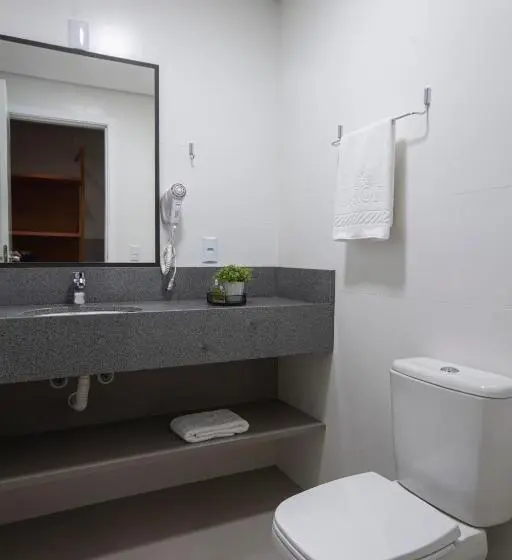 Standard Kolmen Hengen Huone, Darolt Criciúma
