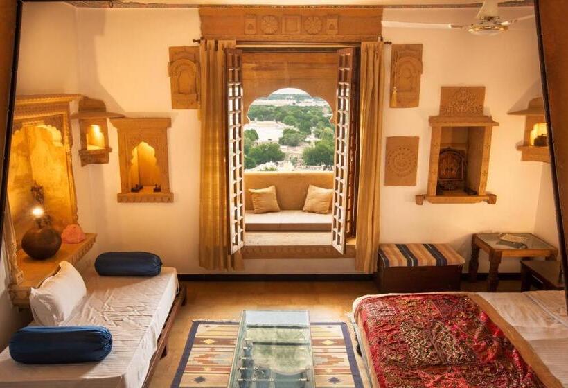 סוויטה עם מרפסת, Fort Villa