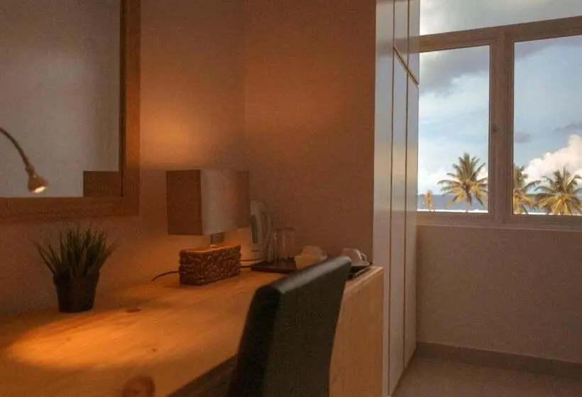 اتاق لوکس, Pine Lodge Maldives