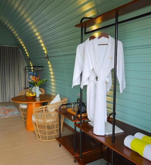 בקתה, Unwnd Boutique  Caticlan