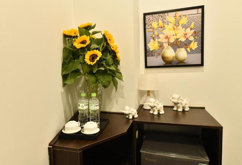 اتاق استاندارد سه نفره, Kingdom Hotel Hanoi