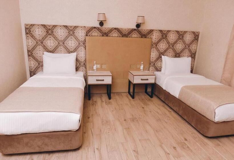 اتاق استاندارد چهار تخته, Vogue Hotel Resort And Spa   Nabran
