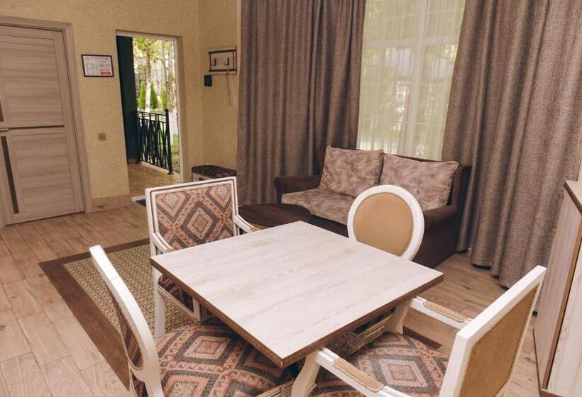 اتاق استاندارد چهار تخته, Vogue Hotel Resort And Spa   Nabran